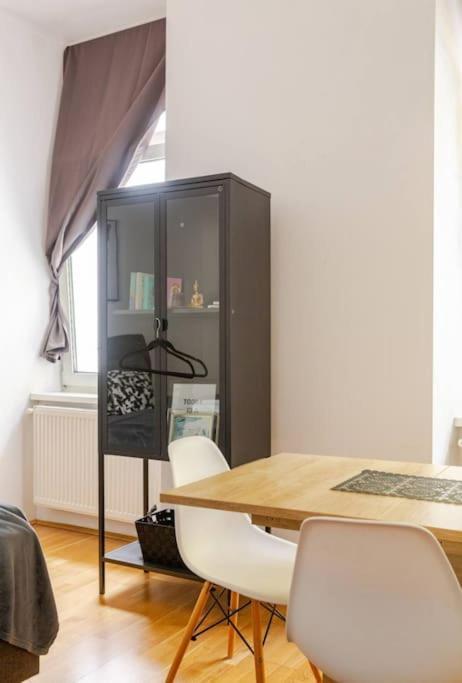 Stylish Modern Entire *