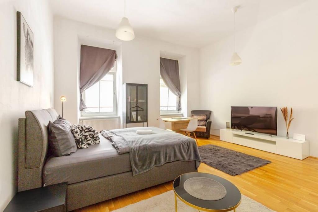 Stylish Modern Entire Apartment *