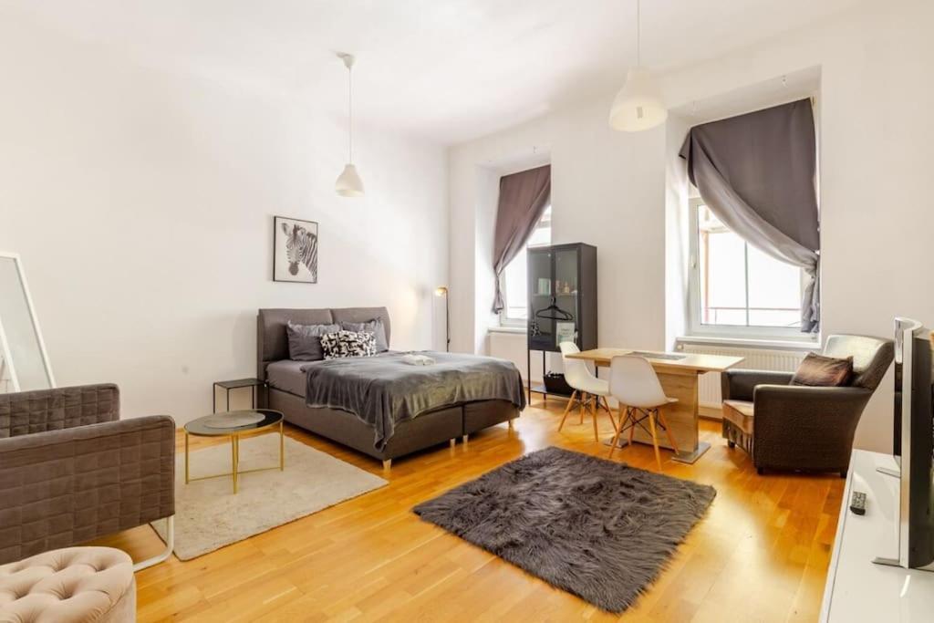 Stylish Modern Entire *